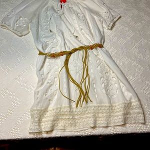 V Christina White Eyelet Summer Dress Women's Size Medium Lace Hem Puff Sleeve